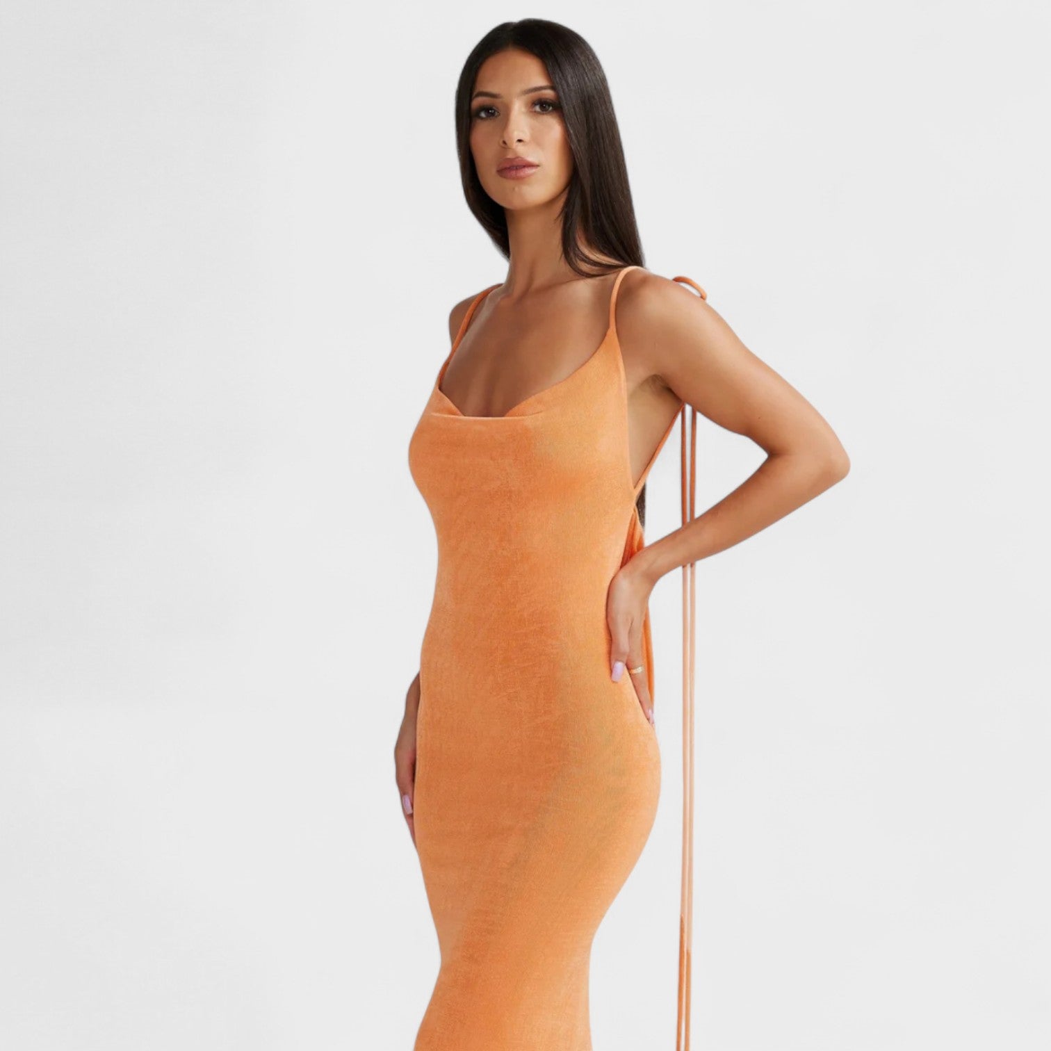 Luna | Kleid, mis toob esile sinu naiselikud kehajooned